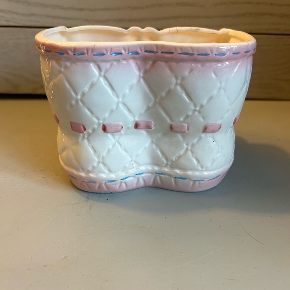 Vintage My Neil Ceramic Baby Booties Planter - Picture 2 of 5
